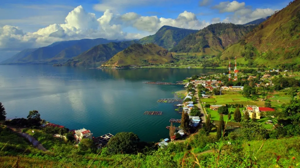 Danau Toba: Keindahan Alam, Legenda dan Destinasi Wisata Terpopuler di Sumatra